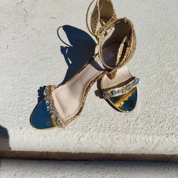 Gold snakeskin and rhinestone heel - Picture 8 of 16